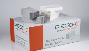Asciugamano piegato a C